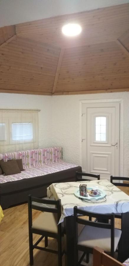 Petkovic Apartmani 1 Tivat Buitenkant foto